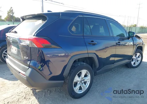 2019 Toyota Rav4 Xle z USA, uszkodzony, nr VIN 2T3W1RFV9KW051204
